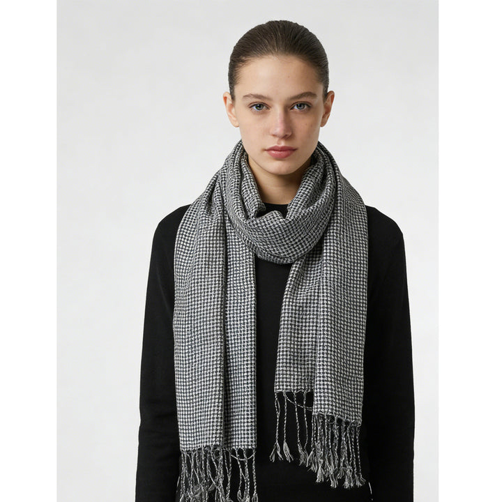 Szalik żakardowy w czarno-biały wzór, 178 x 53 cm, akryl, unisex