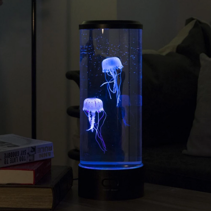 Lampka z meduzami w podświetlanym zbiorniku