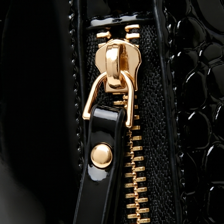 Velora – Torebka Crossbody w Lakierowanym Krokodylu