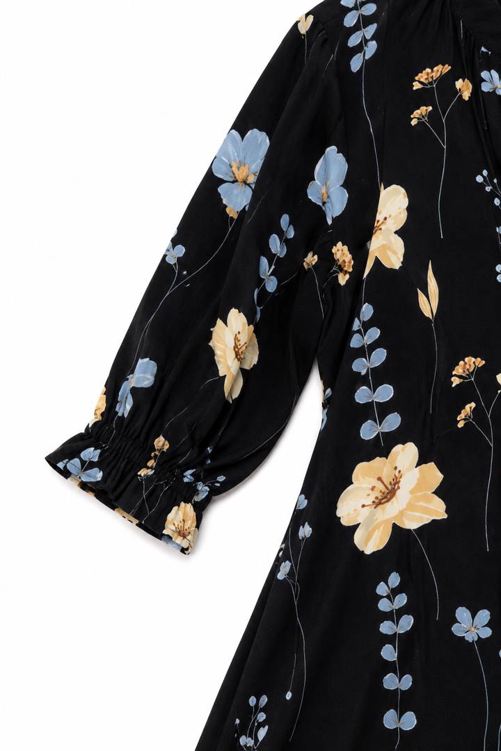 Wearbella – Sukienka maxi z kwiatowym wzorem i kołnierzem