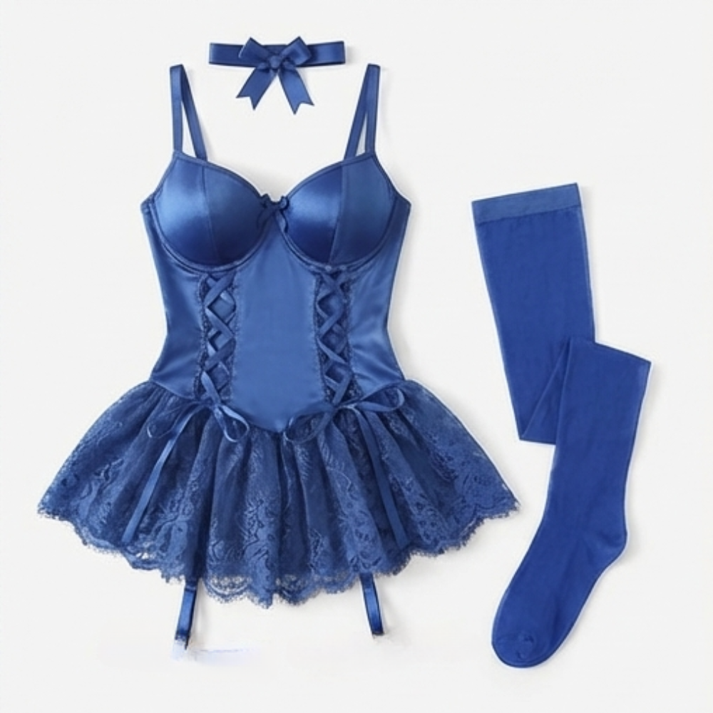 Rosalure – Zestaw babydoll z koronką i pończochami z pasem