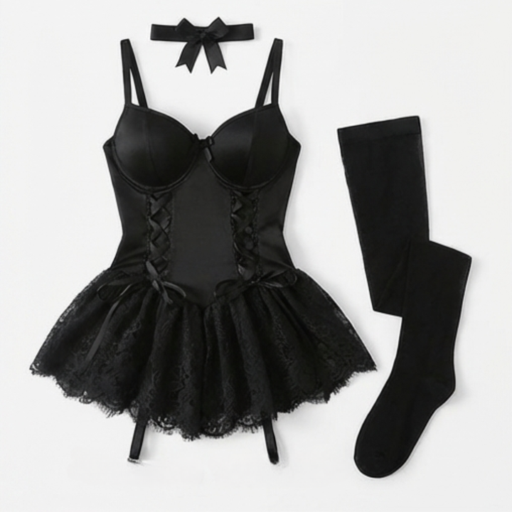 Rosalure – Zestaw babydoll z koronką i pończochami z pasem