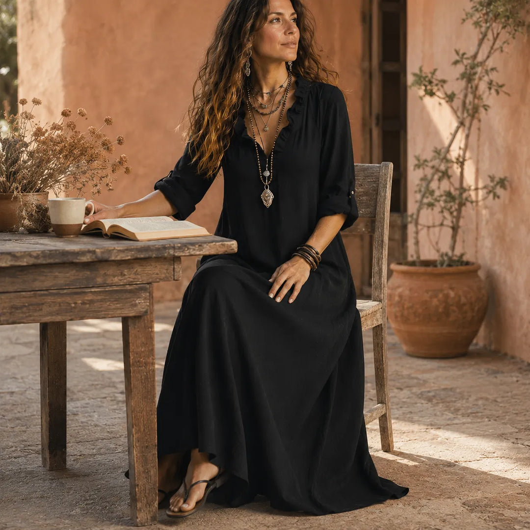 Soléra – Boho Sukienka Maxi z Falbanami i Dekoltem w Serek z Rękawami na Zwijanie