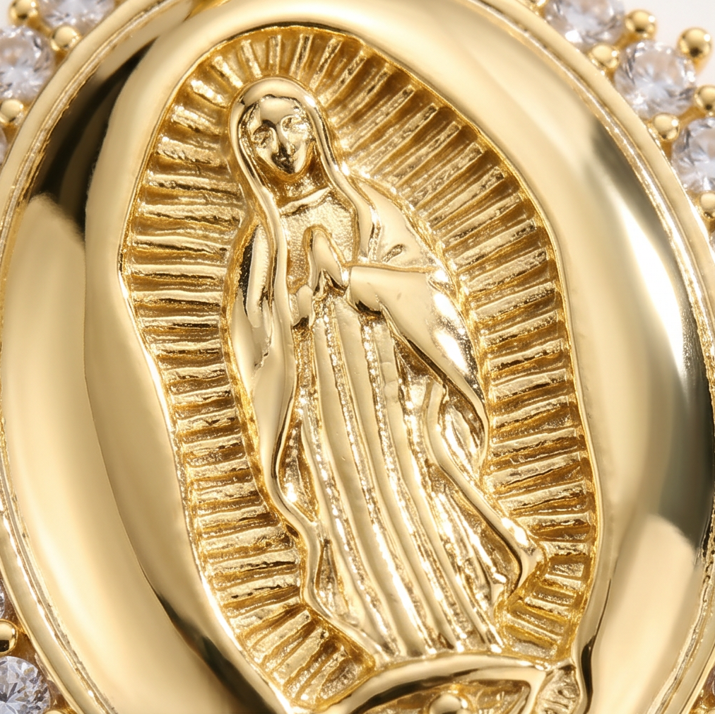 Aluminé – Złoty Medalik z Wizerunkiem Matki Bożej z Guadalupe