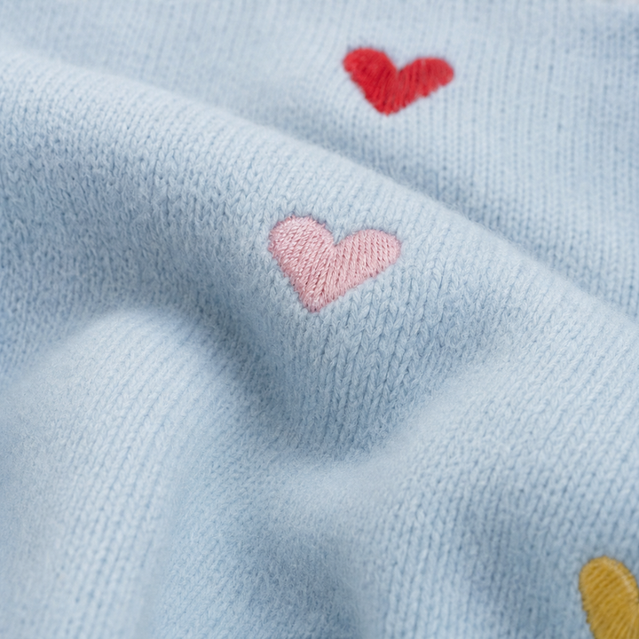 Heartwell – Kolorowy Sweter z Serduszkami i Rękawami Nietoperzami