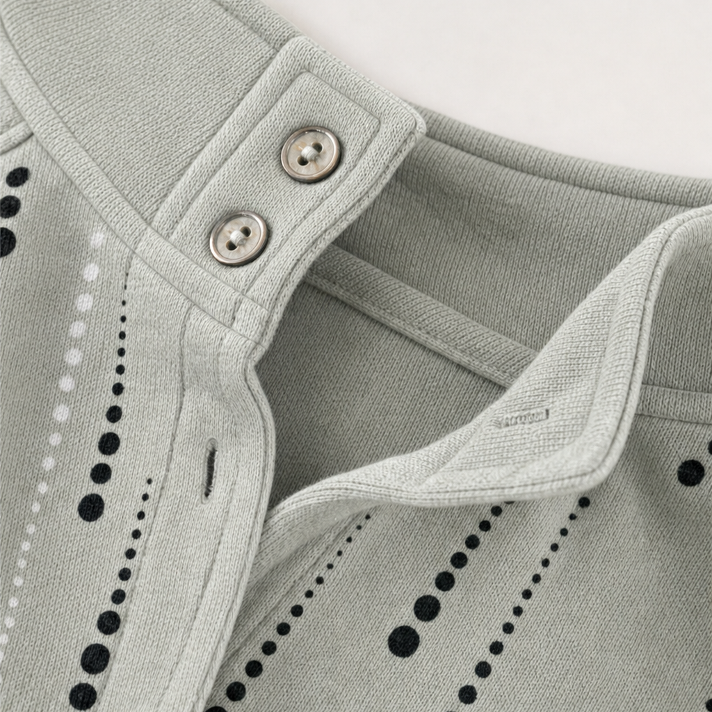 Dotwell – Sweter z Dotted Stand-Collar i guzikiem