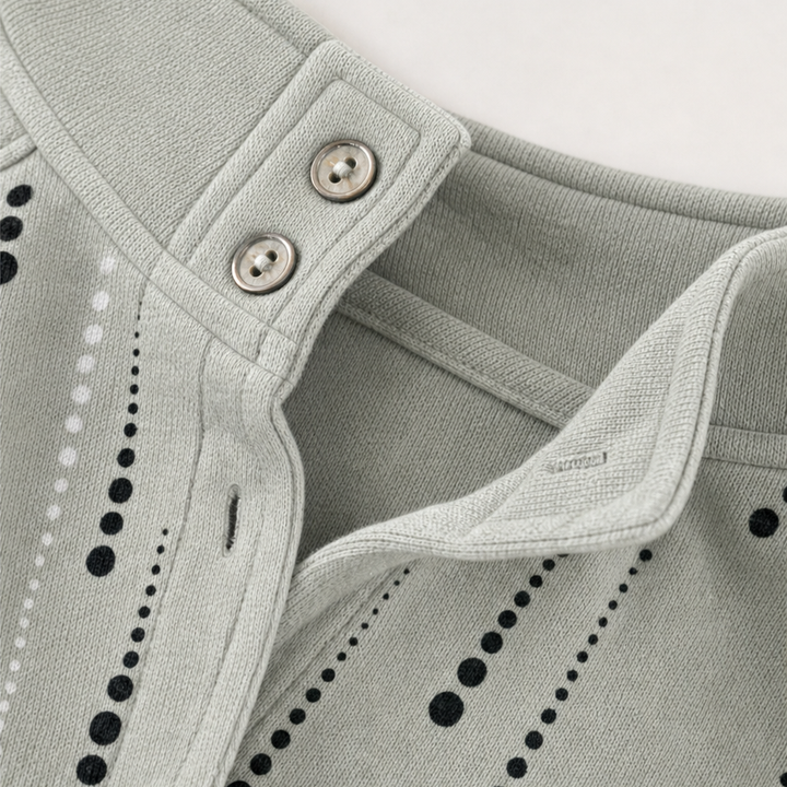 Dotwell – Sweter z Dotted Stand-Collar i guzikiem