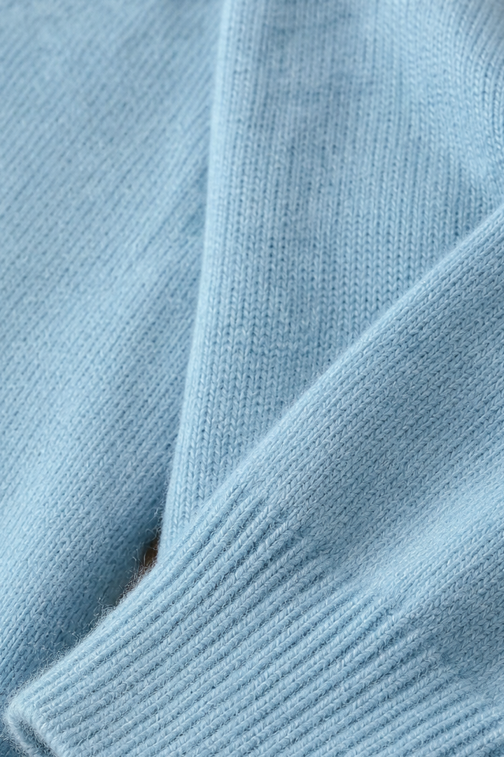 Cablesse – Sweter z plecionym splotem na okrągłym dekolcie