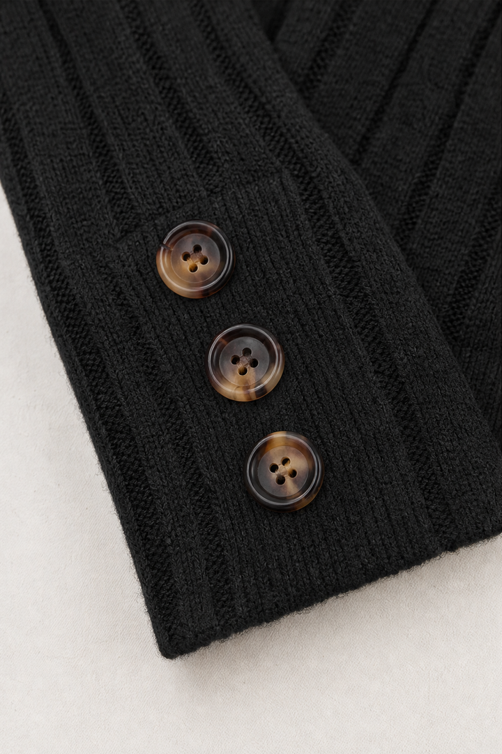 Mavenly – Sweter z dekoltem w serek i mankietami na guziki
