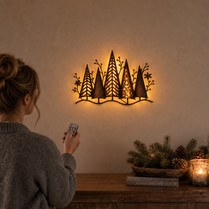 Everglow Forest – Warstwowa Metalowa Dekoracja Ścienna LED na Boże Narodzenie