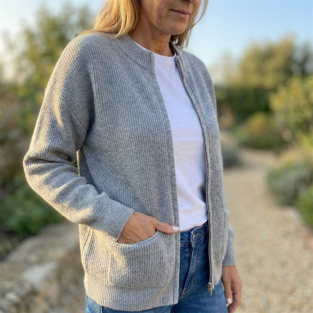 Covena – Miękki sweter z zamkiem i kieszeniami