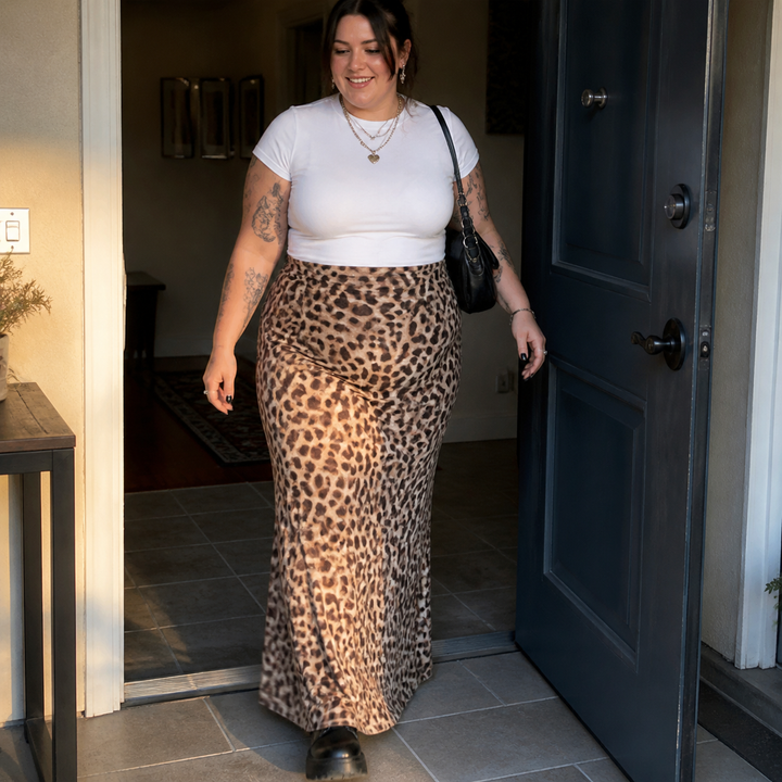 Velora – Spódnica maxi w leopardzie wzorze dla kobiet o krągłych kształtach