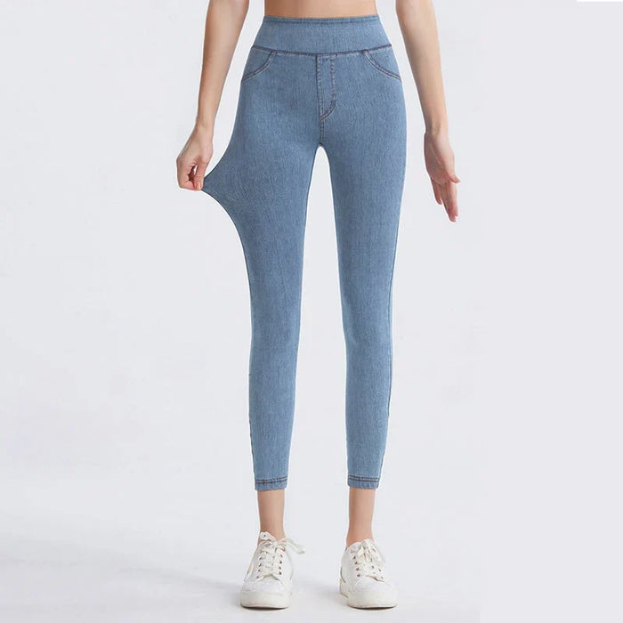 Slimwaist – Jeansy o wysokim stanie i zwężanych nogawkach