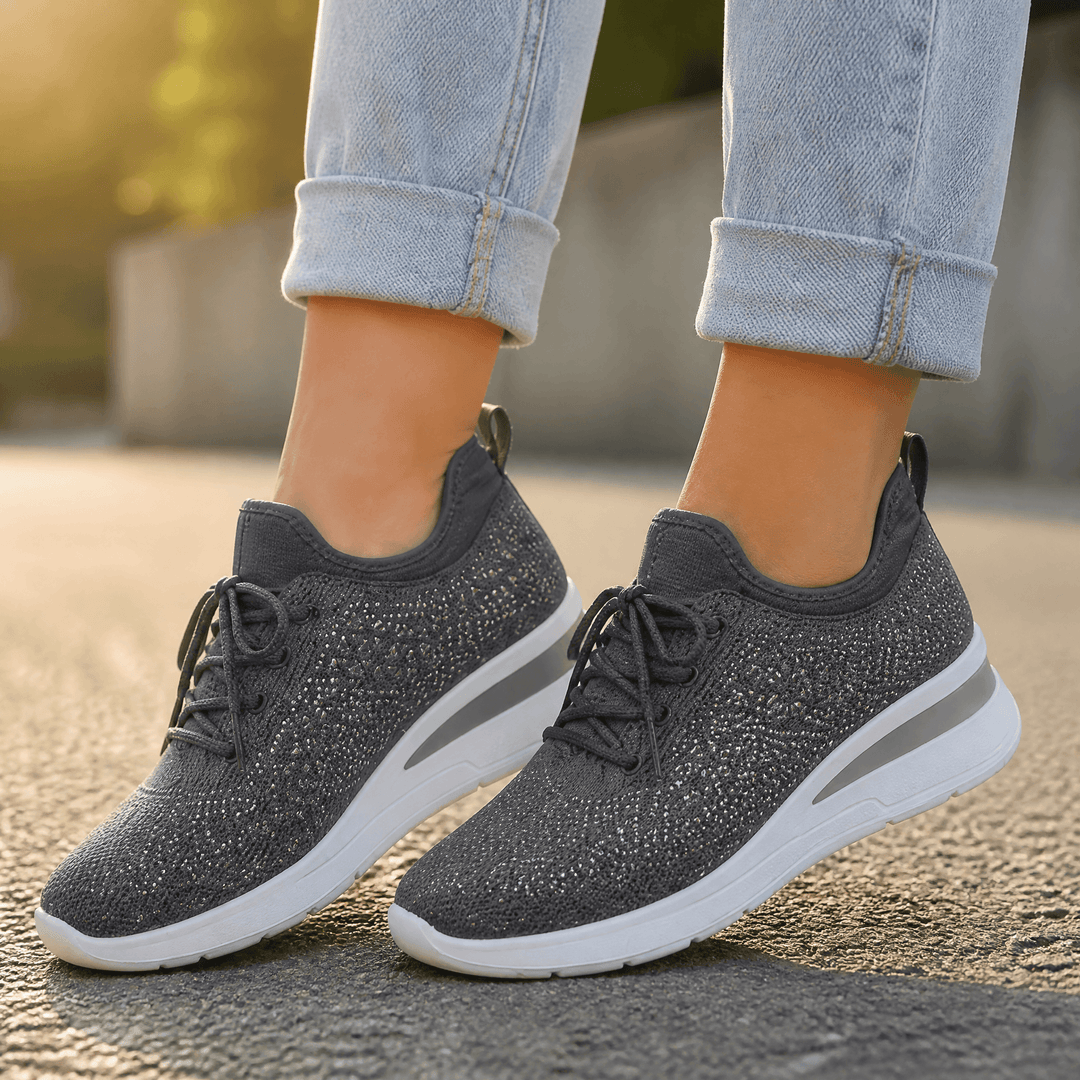 Stellara – Damskie sneakersy na koturnie z kryształkami