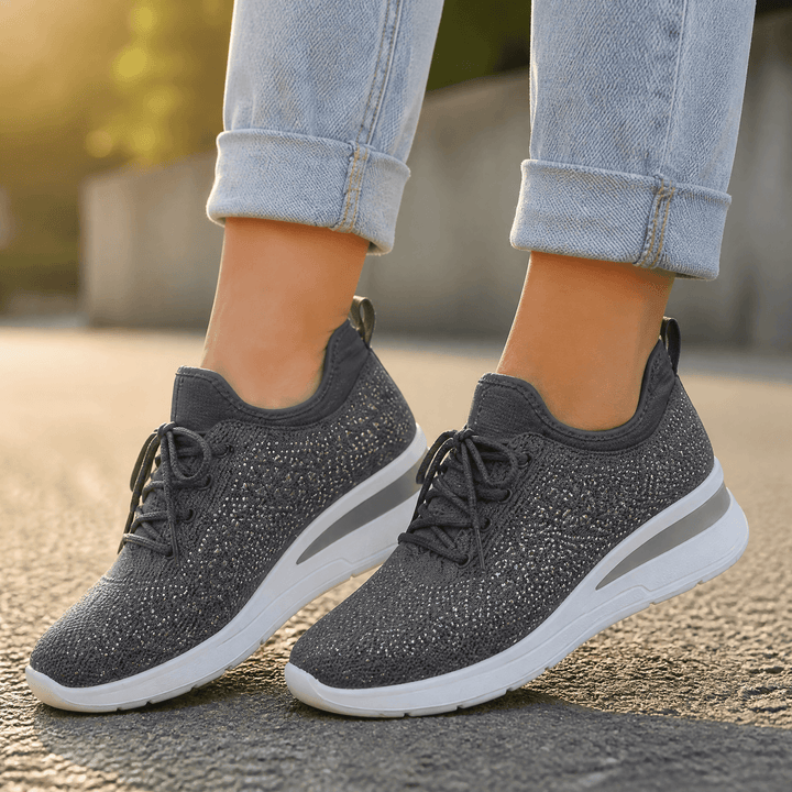 Stellara – Damskie sneakersy na koturnie z kryształkami