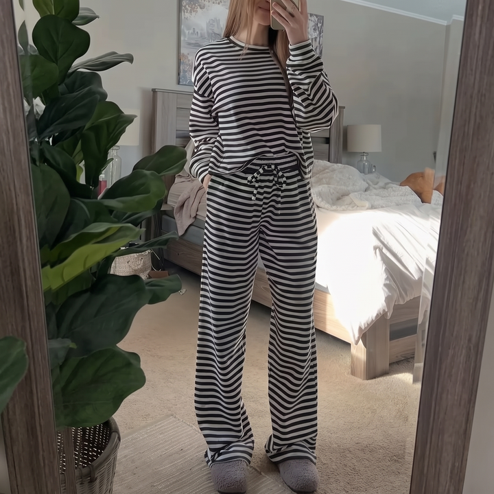 Wearbella – Zestaw z Paskowanym Topem i Spodniami