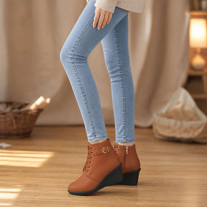 Wearluxe – Ukryte Botki na Koturnie z Zapięciem