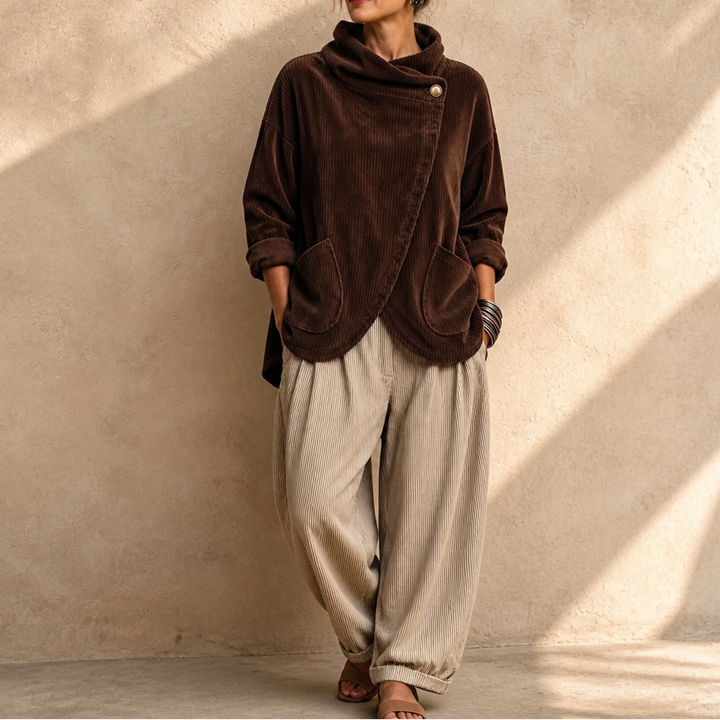 Draperly – Asymetryczny Poncho z Kapturem z Weluru